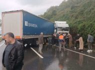 TIR KAYDI; ALAPLI-AKÇAKOCA YOLU KAPANDI!