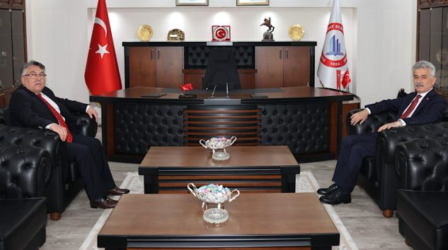 DANIŞTAY BAŞKANI YİĞİT, REKTÖR ÖZÖLÇER’İ ZİYARET ETTİ
