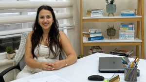 GENÇ KLİNİK PSİKOLOG EREL, YENİ OFİSİNDE