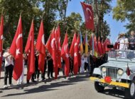 GEÇİT TÖRENİ VE KABİR ZİYARETLERİ YAPILDI