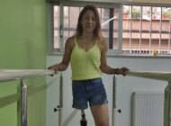 GENÇ KADIN, TEDAVİ VE PROTEZ BACAK İÇİN DESTEK BEKLİYOR!