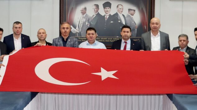 GMİS YÖNETİCİLERİ BAYRAK AÇTI, PROVAKASYONU KINADI!