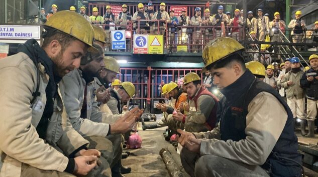 ZONGULDAKLI KAHRAMAN MADENCİLER’DEN DUALI ANMA