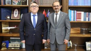 REKTÖR ÖZÖLÇER’DEN YTÜ REKTÖRÜ DEBİK’E ZİYARET