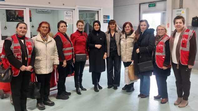 CHP’Lİ KADINLAR 8 MART’I OSB’DE KUTLADI…