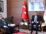 VALİ HACIBEKTAŞOĞLU, REKTÖR ÖZÖLÇER’İ KABUL ETTİ