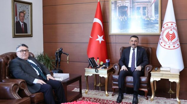 VALİ HACIBEKTAŞOĞLU, REKTÖR ÖZÖLÇER’İ KABUL ETTİ