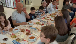 EREĞLİ’DE ÜÇ KUŞAĞI BULUŞTURAN ANLAMLI İFTAR PROGRAMI