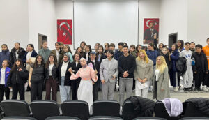 ÜNİVERSİTELİLER OYNADI, ORTAOKULLULAR BEĞENDİ