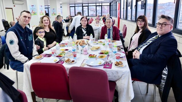 KORUYUCU AİLELER VE HUZUREVİ SAKİNLERİ İFTAR SOFRASINDA