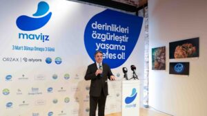 MAVİ İZ PROJESİYLE DENİZ KİRLİLİĞİNE SANAT DOKUNUŞU