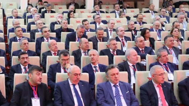 REKTÖR ÖZÖLÇER, ÜNİVERSİTELERARASI KURUL TOPLANTISINDA