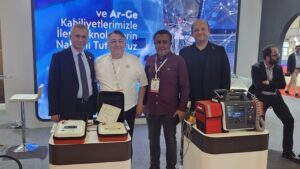 REKTÖR ÖZÖLÇER, TÜRKİYE’NİN EN BÜYÜK SAĞLIK FUARINDA…