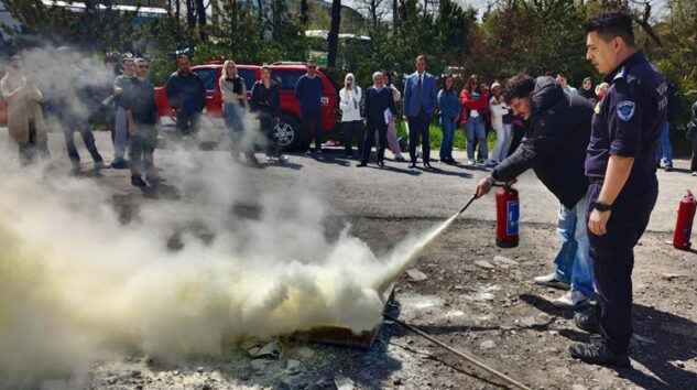 İTFAİYE, MOSAK VE TURİZM FAKÜLTESİ’NDE YANGIN EĞİTİMİ VERDİ