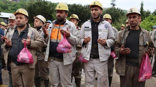 30 MADEN ŞEHİDİ İÇİN ANMA TÖRENİ DÜZENLENDİ