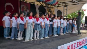 ÇOCUK KOROSU KONSERİ BEĞENİ İLE İZLENDİ