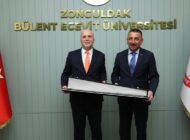 VALİ HACIBEKTAŞOĞLU’NDAN REKTÖR ULUSOY’A ZİYARET