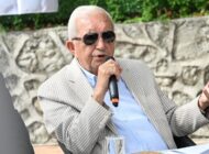 BELEDİYE BAŞKANI DA TRAFİKTEN ŞİKAYETÇİ!