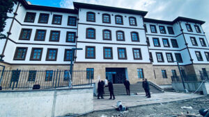 BOZKURT AÇIKLADI: HÜKÜMET BİNASI TAMAMLANDI