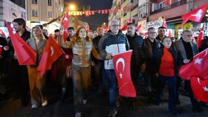 CUMHURİYET COŞKUSU FENER ALAYI VE KONSERLE SÜRDÜ