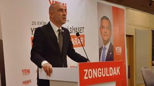 DEVRİM DURAL, YENİDEN İL BAŞKANI SEÇİLDİ
