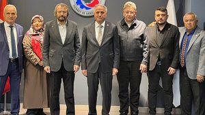 MİLLETVEKİLİ BOZKURT VE HEYETİNDEN TSO’YA ZİYARET